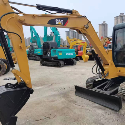 Gebruikte CAT 305.5 306 graafmachine met een emmercapaciteit van 0,31 m3 en een machinegewicht van 6000 kg