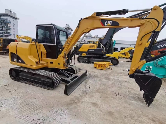 Gebruikte CAT 305.5 306 graafmachine met een emmercapaciteit van 0,31 m3 en een machinegewicht van 6000 kg