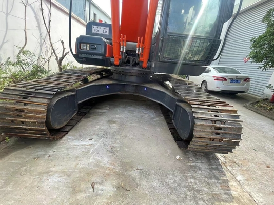 Gebruikte Hitachi graafmachine ZX210 met een emmercapaciteit van 0,45 m3 en een gewicht van 21500 kg