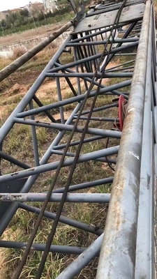 Bouwmaterialenwinkels hebben gebruikte kruiperkraan nodig voor grote projecten