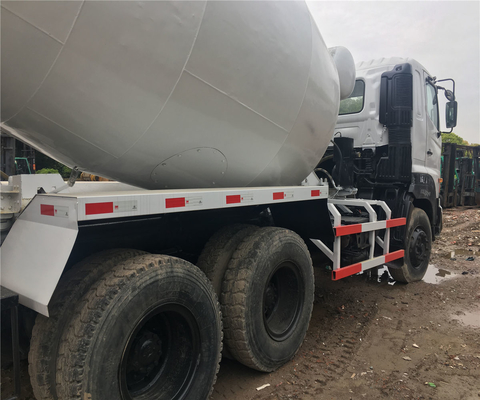 Gebruikte HINO 700 Betonmixer Truck met 24120*9940*17190mm contour afmeting tegen betaalbare prijs